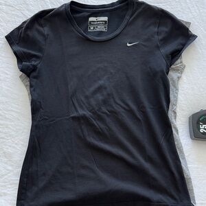 Nike Women's Black Short Sleeve Tee